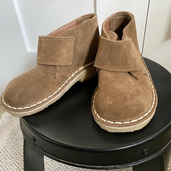 8T Tan Desert Chukka Style Suede Boots - Picture 2 of 5